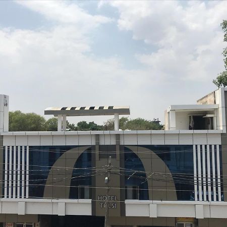 Hotel Tulsi Bānda Exterior foto